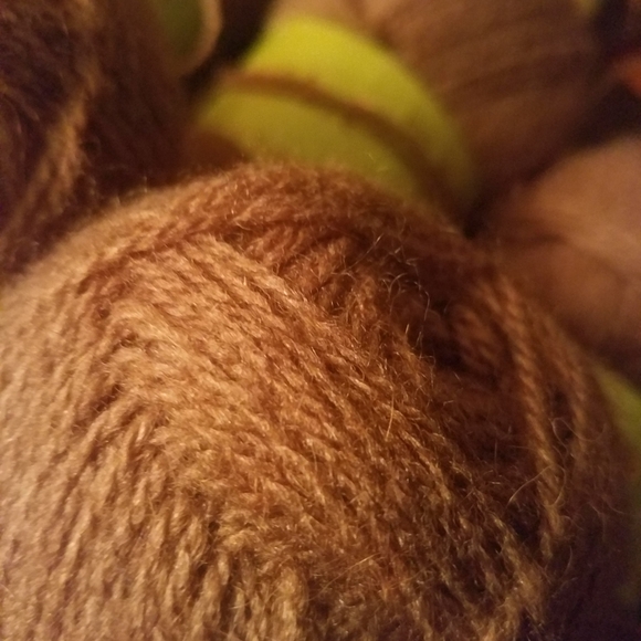 Alpaca Ware Blended Alpaca Yarn- about 5 skeins - Picture 6 of 6